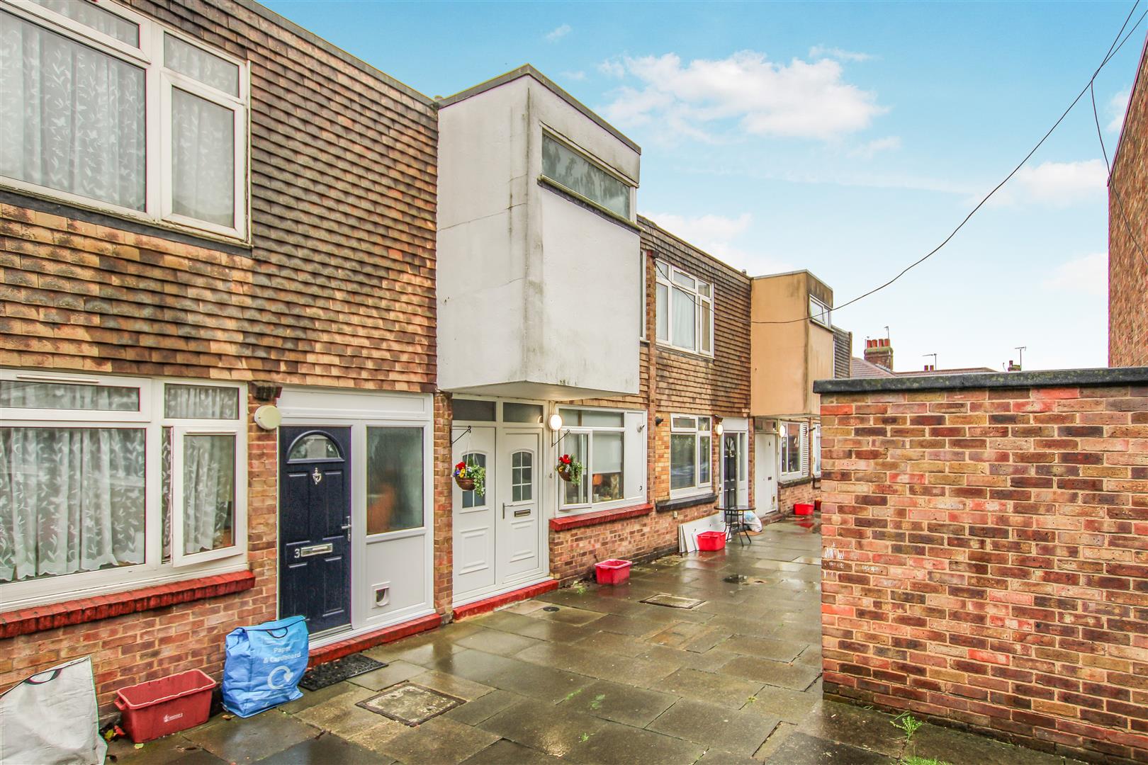 Railway Square, Brentwood Keith Ashton